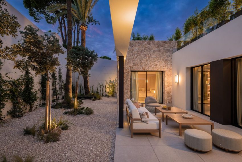 R4186339-Villa-For-Sale-Nueva-Andalucia-Detached-4-Beds-380-Built-10