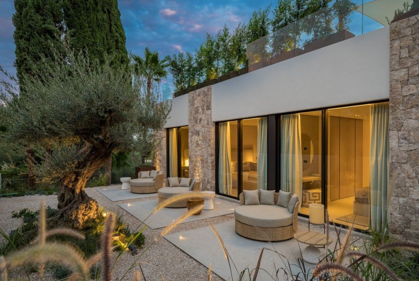 R4186339-Villa-For-Sale-Nueva-Andalucia-Detached-4-Beds-380-Built-13