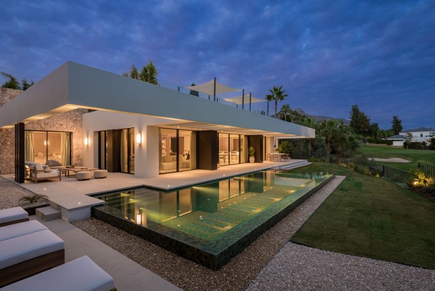 R4186339-Villa-For-Sale-Nueva-Andalucia-Detached-4-Beds-380-Built-3