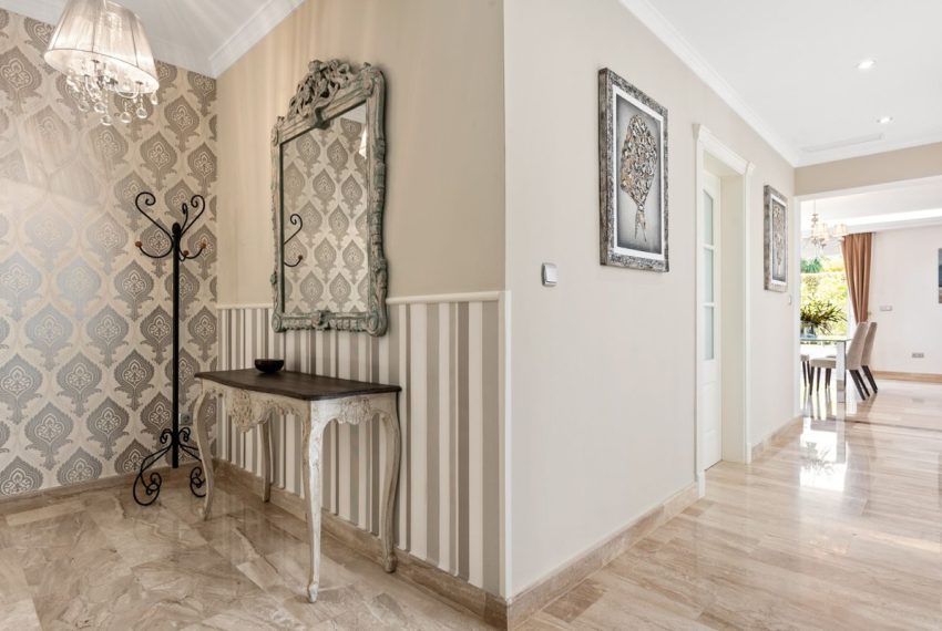 R4186924-Villa-For-Sale-Elviria-Detached-4-Beds-463-Built-5