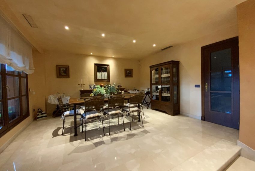 R4191364-Villa-For-Sale-Marbella-Detached-5-Beds-760-Built-16