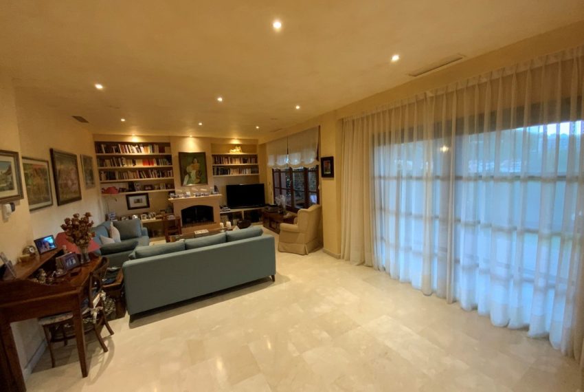 R4191364-Villa-For-Sale-Marbella-Detached-5-Beds-760-Built-3