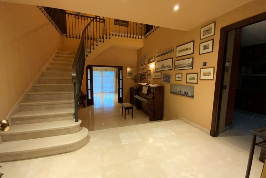 R4191364-Villa-For-Sale-Marbella-Detached-5-Beds-760-Built-4
