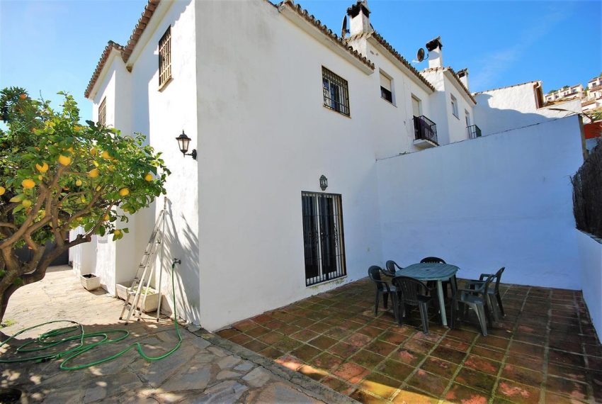 R4201366-Villa-For-Sale-Benahavis-Semi-Detached-2-Beds-115-Built-1