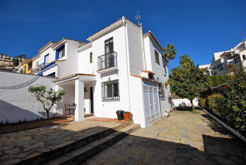 R4201366-Villa-For-Sale-Benahavis-Semi-Detached-2-Beds-115-Built