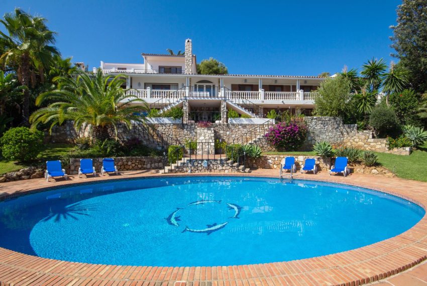 R4216087-Villa-For-Sale-Mijas-Costa-Detached-7-Beds-703-Built-1