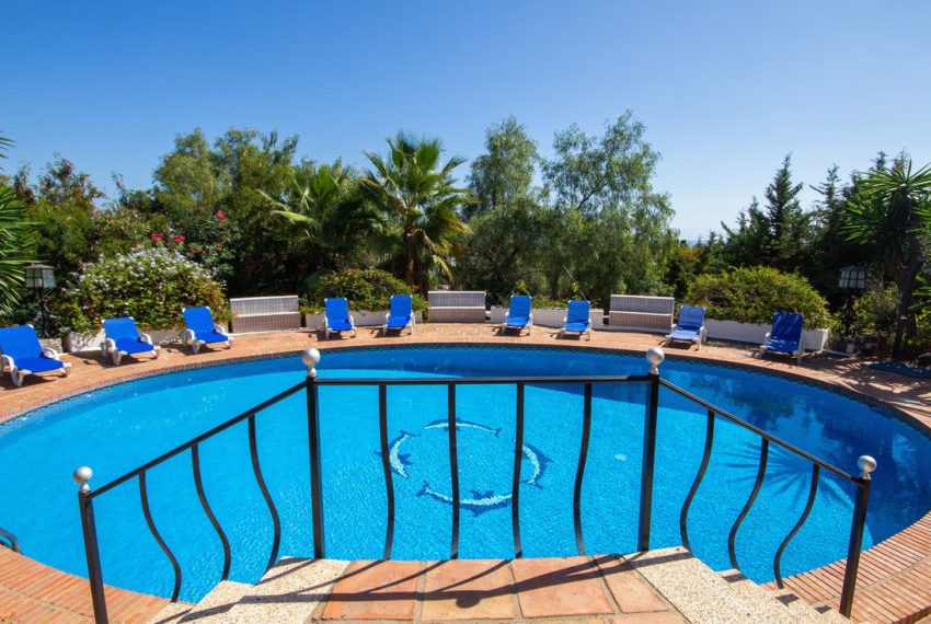 R4216087-Villa-For-Sale-Mijas-Costa-Detached-7-Beds-703-Built-2