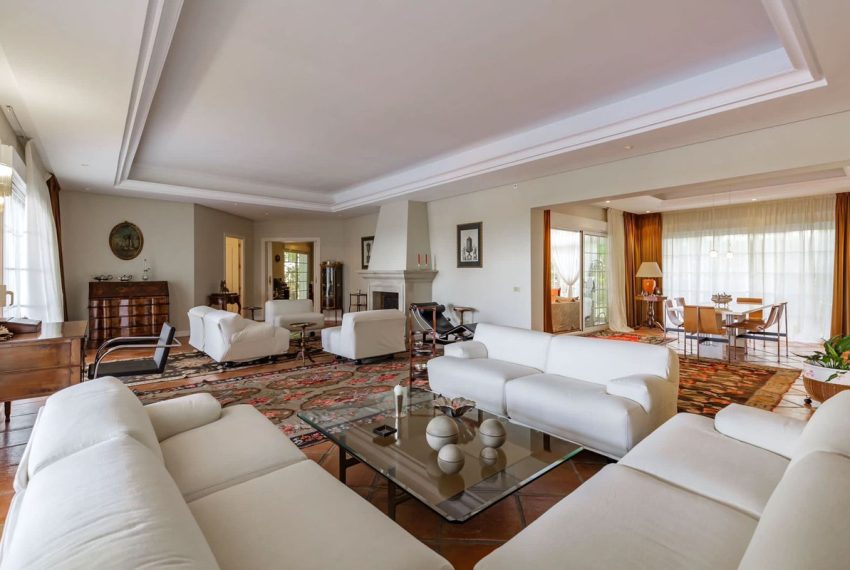 R4230130-Villa-For-Sale-El-Rosario-Detached-5-Beds-944-Built-4
