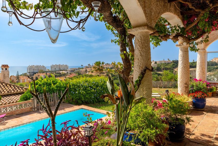 R4296964-Villa-For-Sale-Mijas-Costa-Detached-4-Beds-150-Built