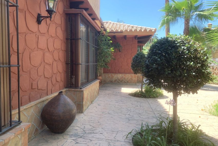R4386514-Villa-For-Sale-Mijas-Detached-4-Beds-551-Built-2
