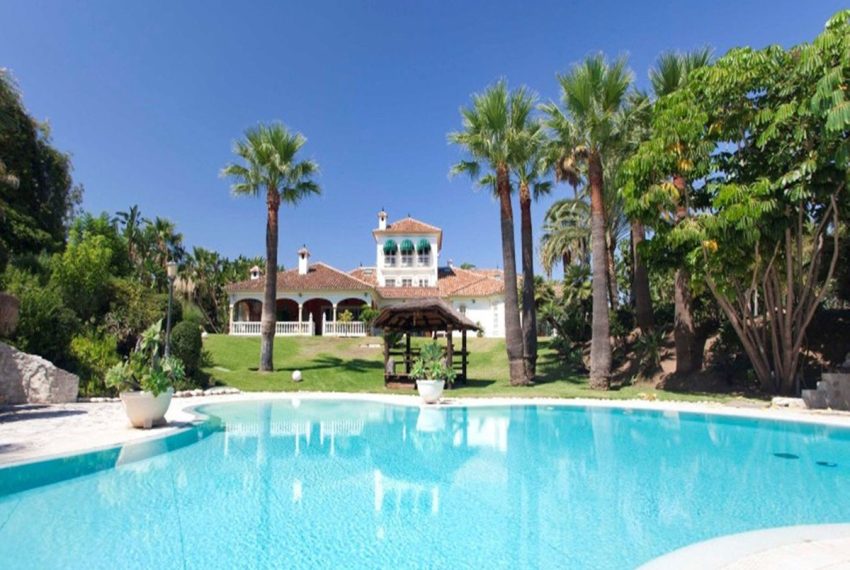 R4399300-Villa-For-Sale-Mijas-Detached-10-Beds-1200-Built-1