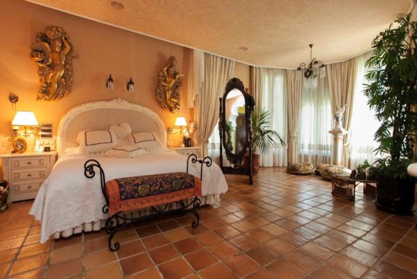 R4399300-Villa-For-Sale-Mijas-Detached-10-Beds-1200-Built-10