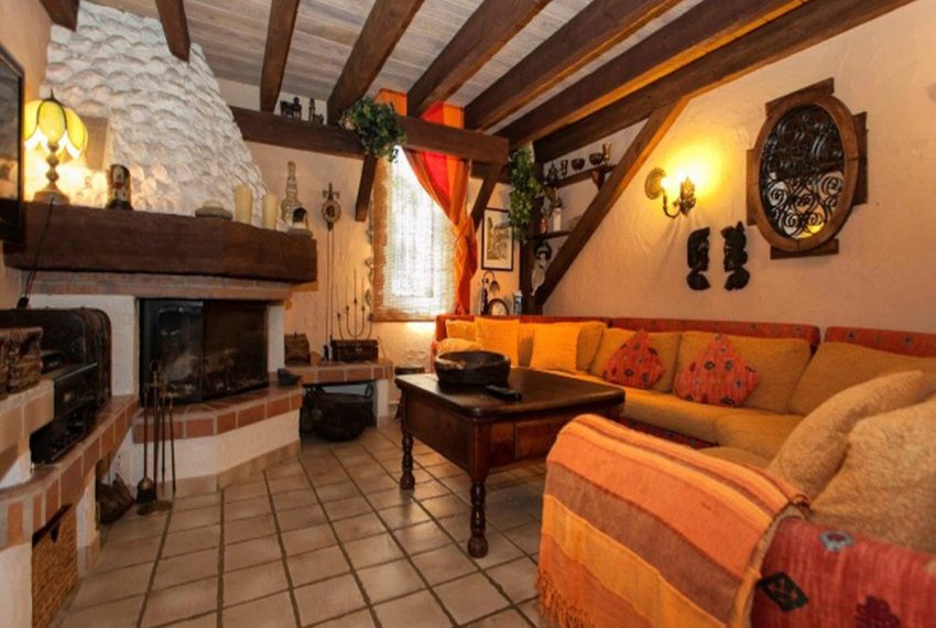 R4399300-Villa-For-Sale-Mijas-Detached-10-Beds-1200-Built-19