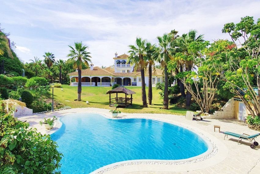 R4399300-Villa-For-Sale-Mijas-Detached-10-Beds-1200-Built-2