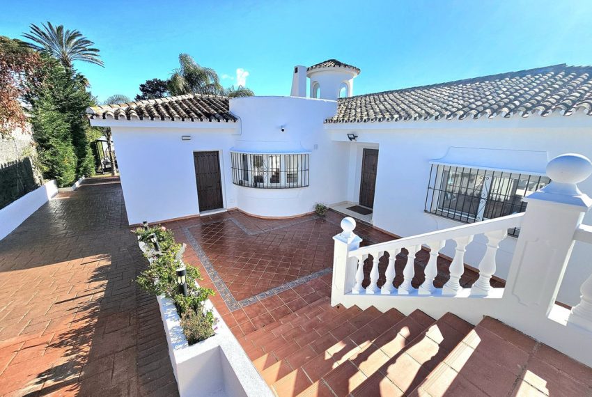 R4402273-Villa-For-Sale-Estepona-Detached-4-Beds-223-Built-10