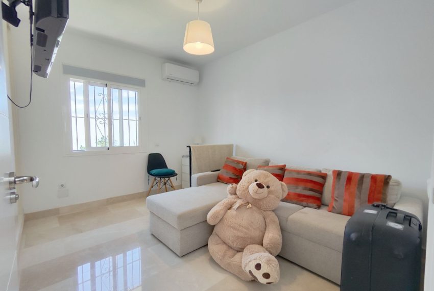 R4402273-Villa-For-Sale-Estepona-Detached-4-Beds-223-Built-11
