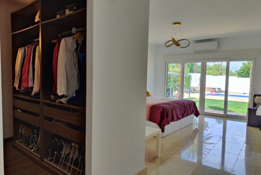 R4402273-Villa-For-Sale-Estepona-Detached-4-Beds-223-Built-5