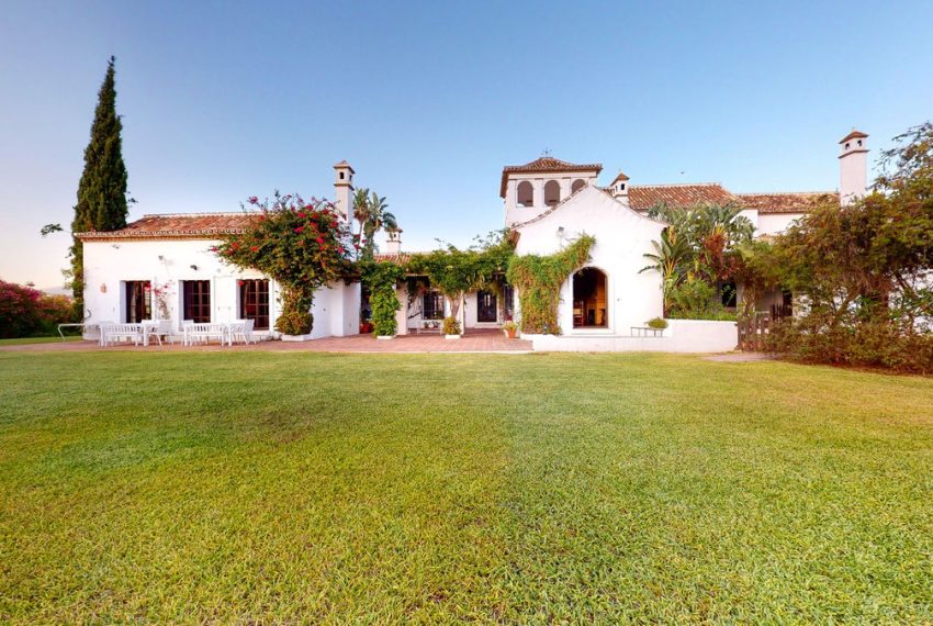 R4417861-Villa-For-Sale-Mijas-Finca-10-Beds-1232-Built