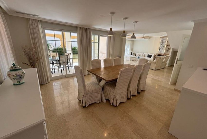 R4423612-Villa-For-Sale-Puerto-Banus-Semi-Detached-5-Beds-230-Built-4