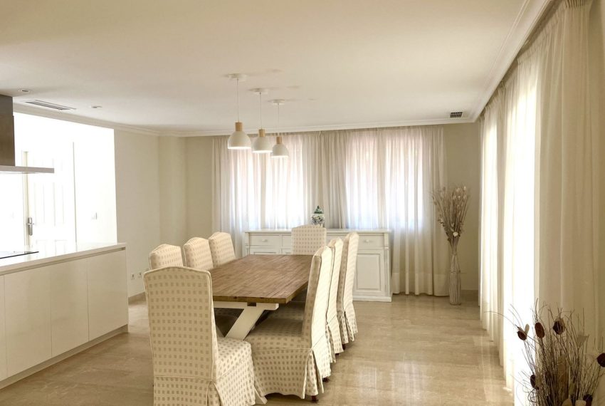 R4423612-Villa-For-Sale-Puerto-Banus-Semi-Detached-5-Beds-230-Built-5