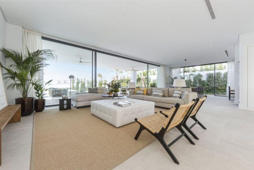R4429267-Villa-For-Sale-Marbella-Detached-5-Beds-541-Built-5