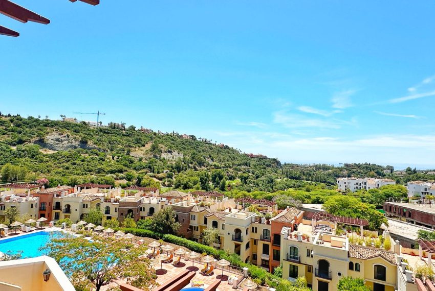 R4431718-Apartment-For-Sale-Los-Arqueros-Penthouse-Duplex-2-Beds-103-Built-2