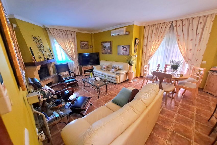 R4442113-Villa-For-Sale-Mijas-Costa-Detached-6-Beds-531-Built-1