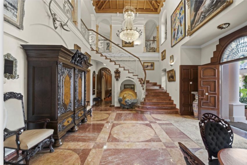 R4443529-Villa-For-Sale-Nueva-Andalucia-Detached-6-Beds-1727-Built-1