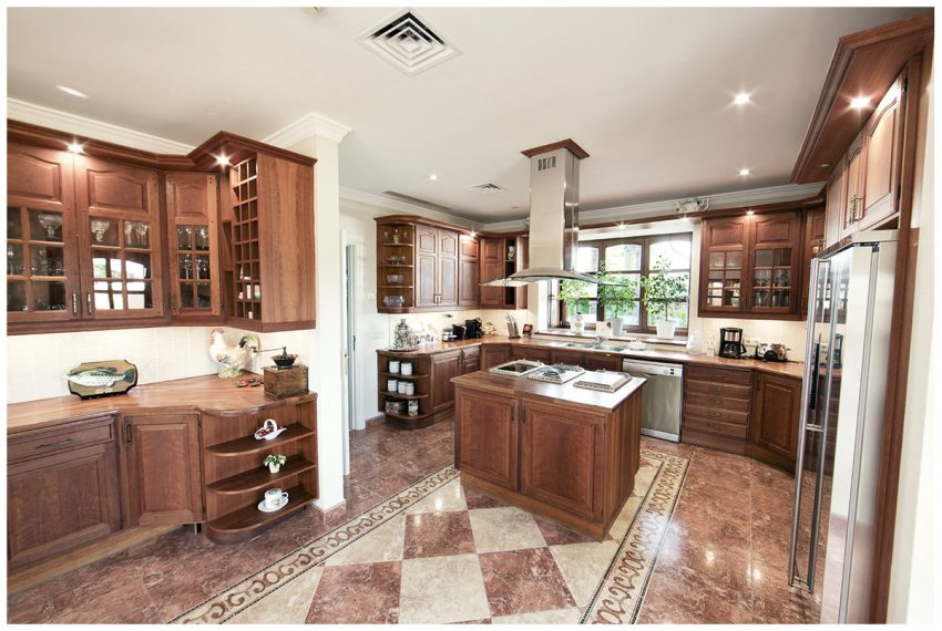 R4443529-Villa-For-Sale-Nueva-Andalucia-Detached-6-Beds-1727-Built-11