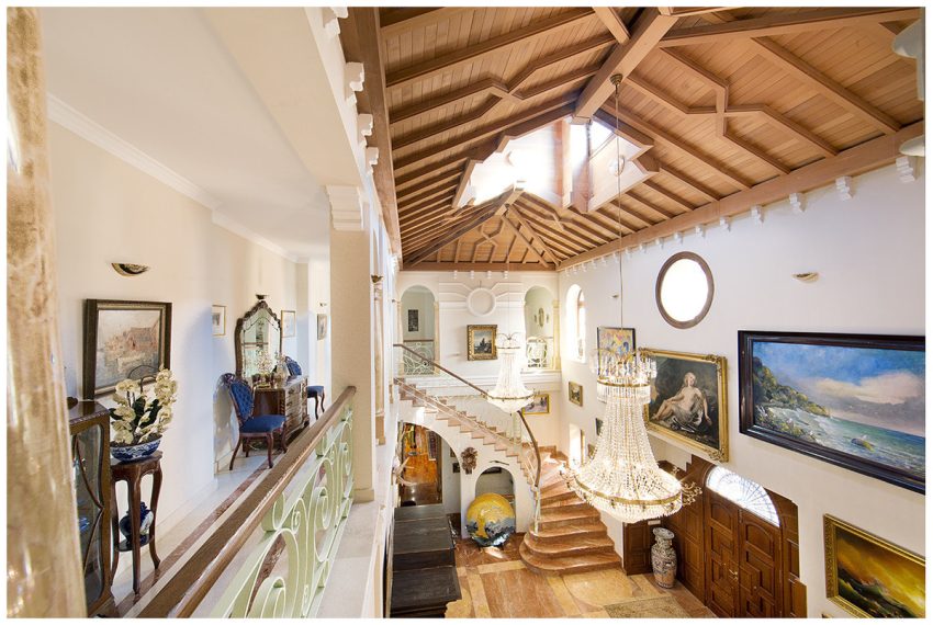 R4443529-Villa-For-Sale-Nueva-Andalucia-Detached-6-Beds-1727-Built-2