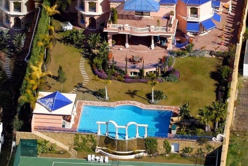 R4443529-Villa-For-Sale-Nueva-Andalucia-Detached-6-Beds-1727-Built-6