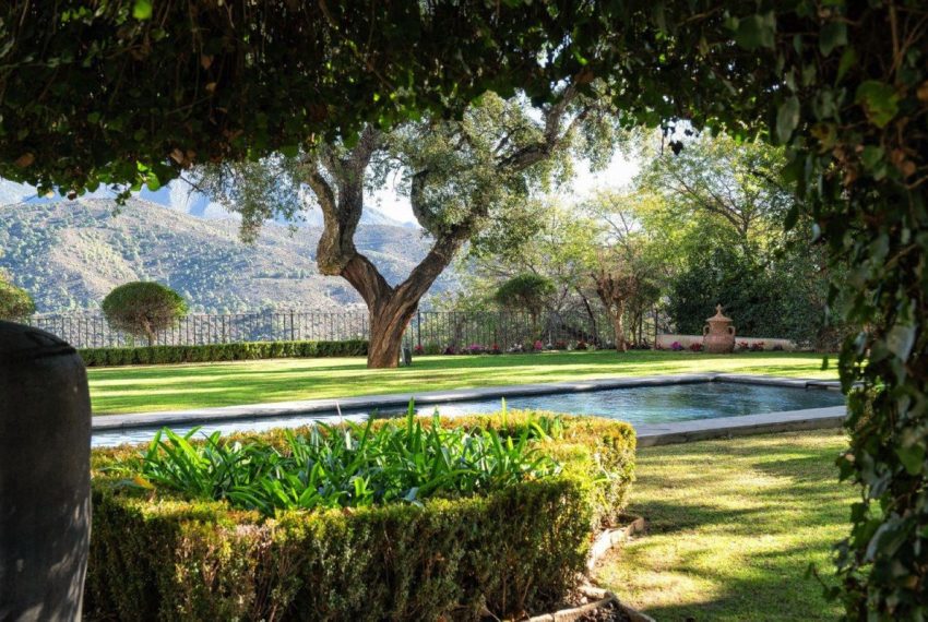 R4449577-Villa-For-Sale-El-Madronal-Detached-6-Beds-892-Built-2