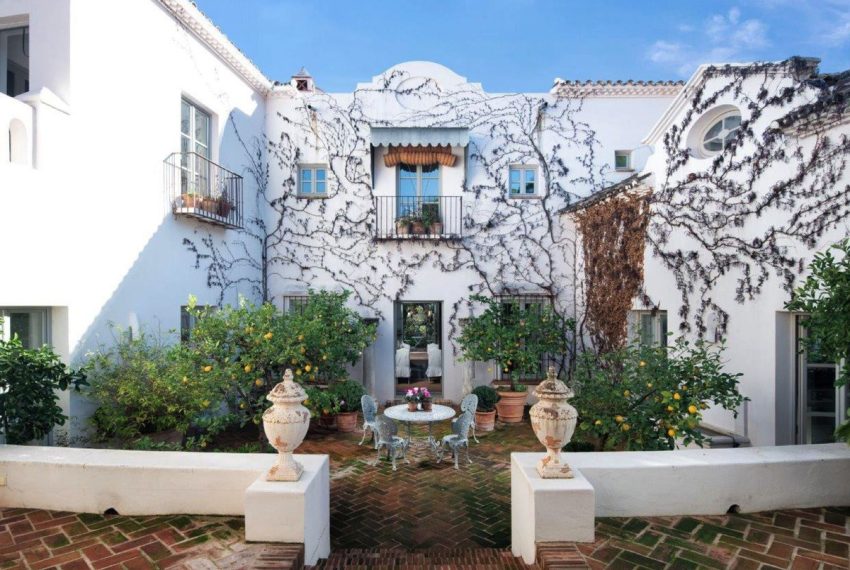 R4449577-Villa-For-Sale-El-Madronal-Detached-6-Beds-892-Built-8
