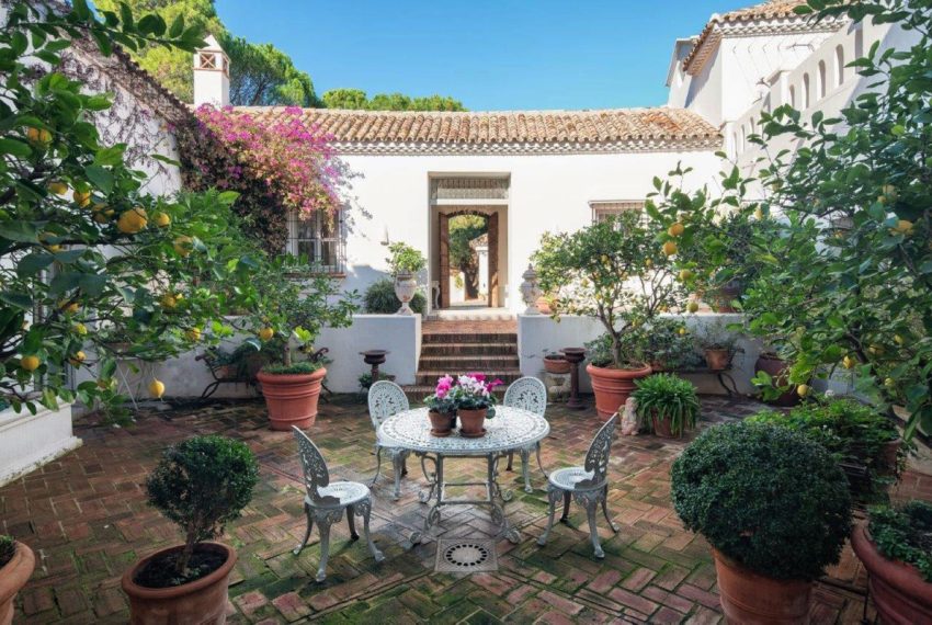 R4449577-Villa-For-Sale-El-Madronal-Detached-6-Beds-892-Built-9