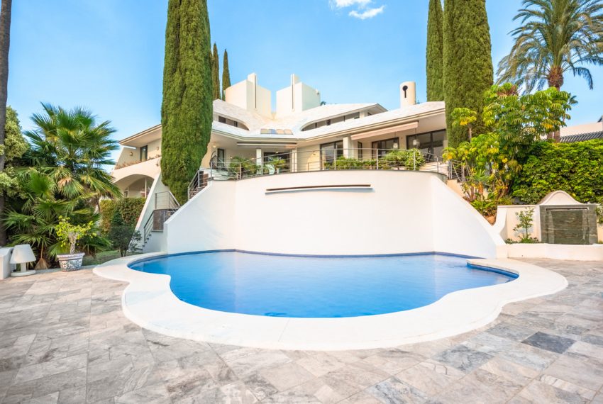 R4454761-Villa-For-Sale-Nueva-Andalucia-Detached-4-Beds-578-Built