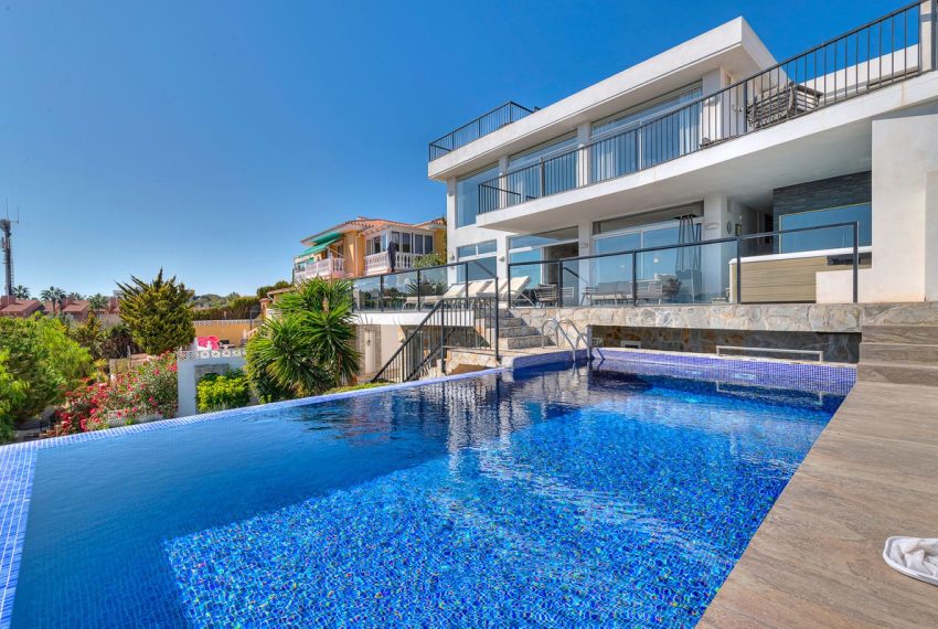 R4458511-Villa-For-Sale-Mijas-Costa-Detached-6-Beds-355-Built