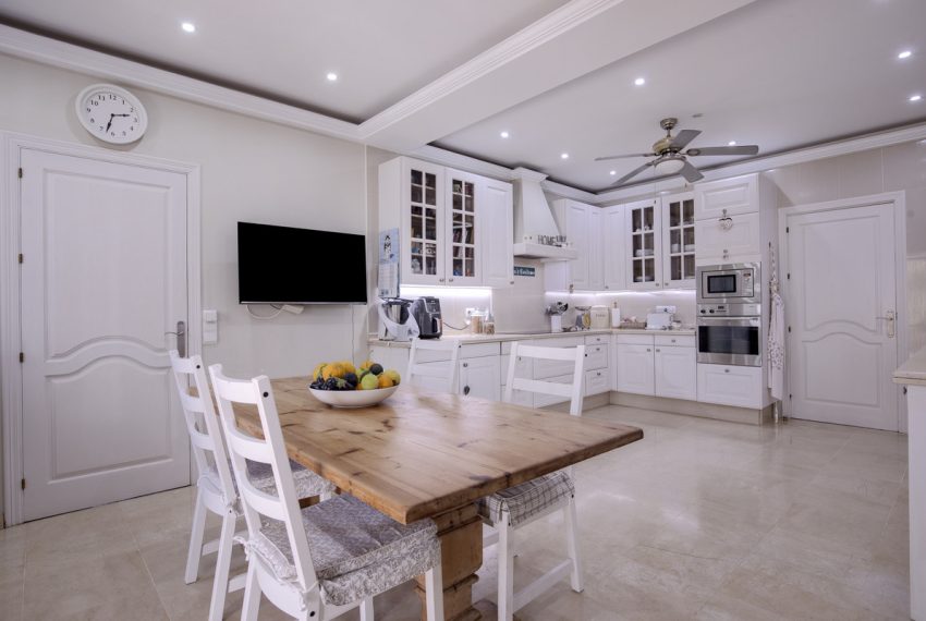R4559095-Villa-For-Sale-Guadalmina-Alta-Detached-4-Beds-394-Built-15