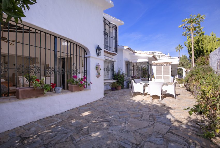 R4559095-Villa-For-Sale-Guadalmina-Alta-Detached-4-Beds-394-Built-3