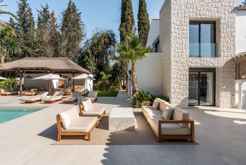 R4564345-Villa-For-Sale-Nueva-Andalucia-Detached-5-Beds-1257-Built-16