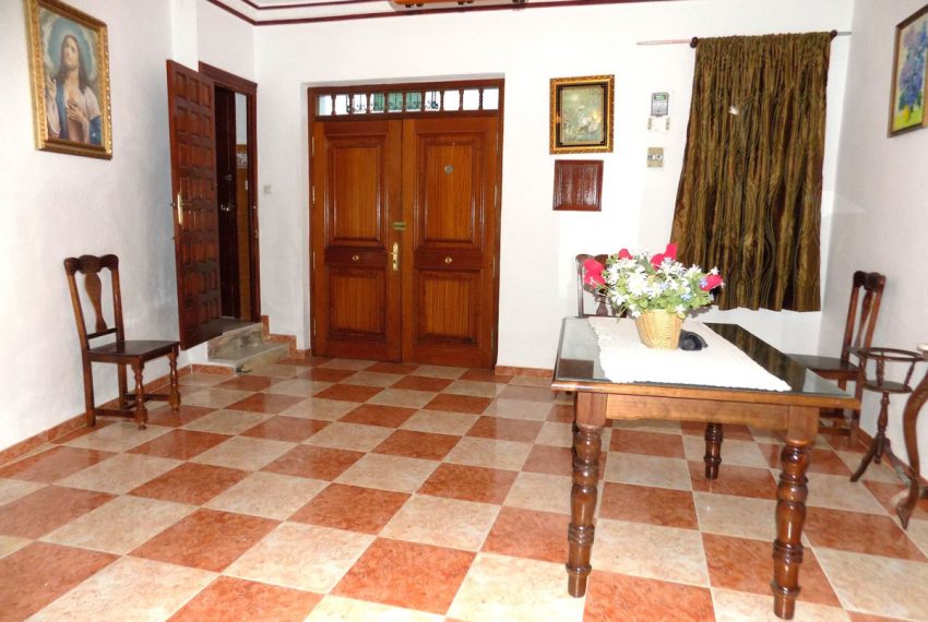 R4570456-Townhouse-For-Sale-Guaro-Terraced-5-Beds-191-Built-2