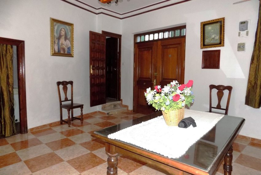 R4570456-Townhouse-For-Sale-Guaro-Terraced-5-Beds-191-Built-3
