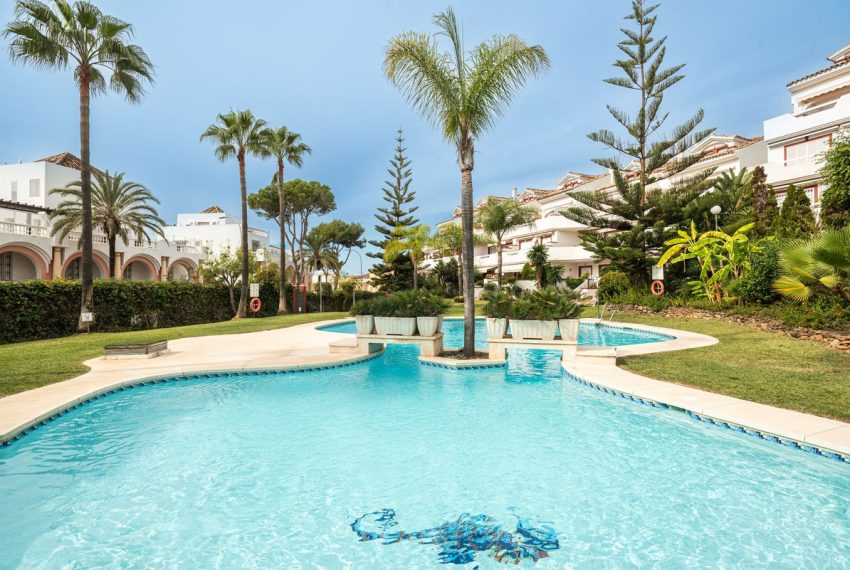 R4586530-Apartment-For-Sale-Elviria-Penthouse-Duplex-3-Beds-157-Built-3