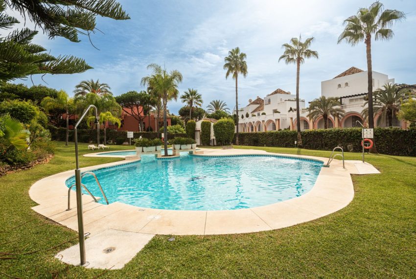 R4586530-Apartment-For-Sale-Elviria-Penthouse-Duplex-3-Beds-157-Built