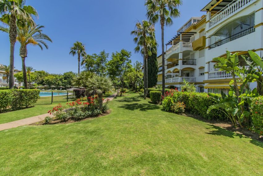 R4599880-Apartment-For-Sale-Nueva-Andalucia-Middle-Floor-3-Beds-117-Built-6