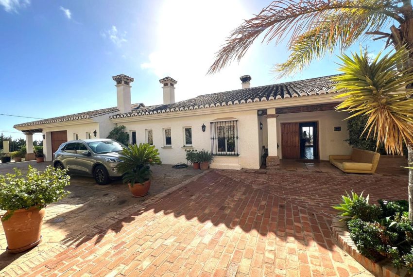 R4604194-Villa-For-Sale-Mijas-Detached-6-Beds-619-Built-1