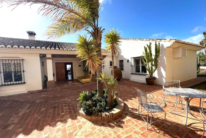 R4604194-Villa-For-Sale-Mijas-Detached-6-Beds-619-Built-2