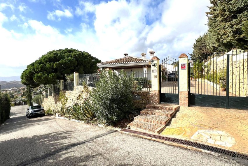 R4604194-Villa-For-Sale-Mijas-Detached-6-Beds-619-Built-3