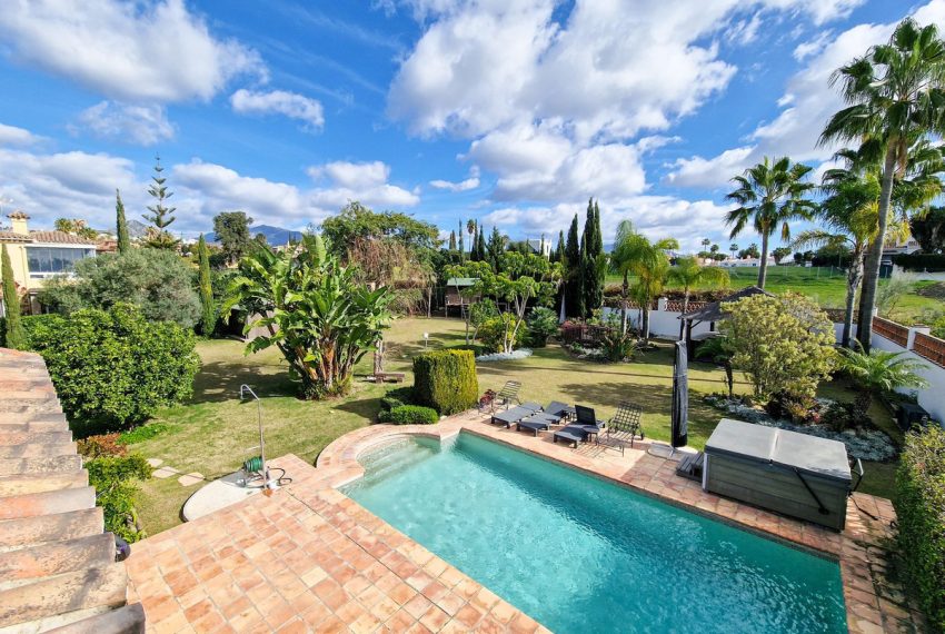 R4623697-Villa-For-Sale-El-Paraiso-Detached-6-Beds-390-Built-11