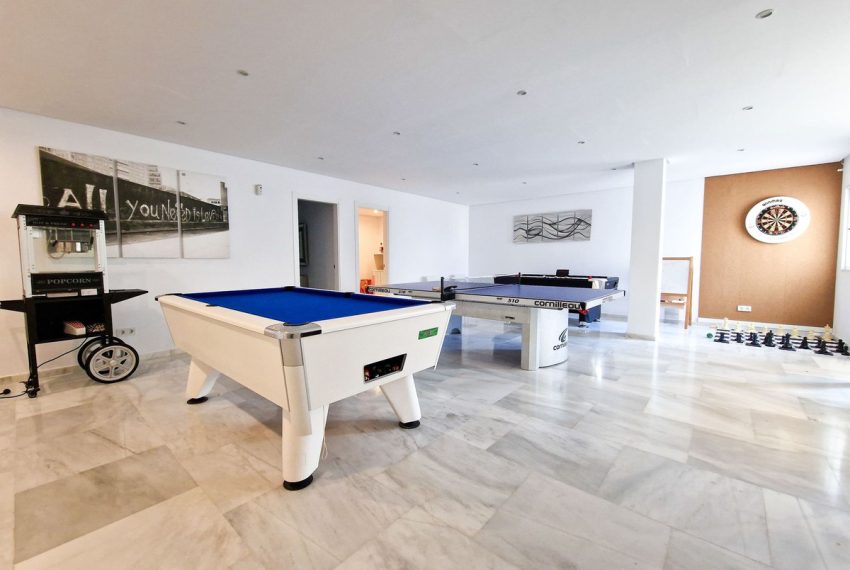 R4623697-Villa-For-Sale-El-Paraiso-Detached-6-Beds-390-Built-19