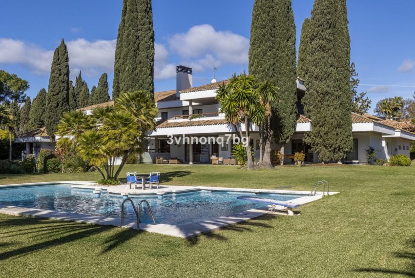 R4631692-Villa-For-Sale-Guadalmina-Baja-Detached-11-Beds-1454-Built-2